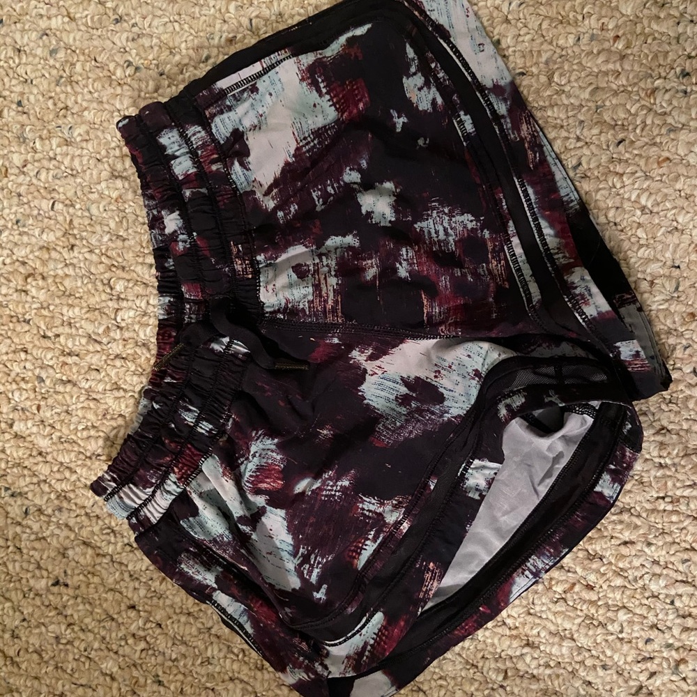 Lululemon shorts size 4